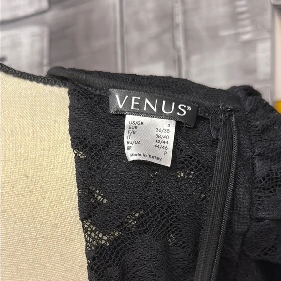 Elegant Black Lace Dress - Picture 5 of 5